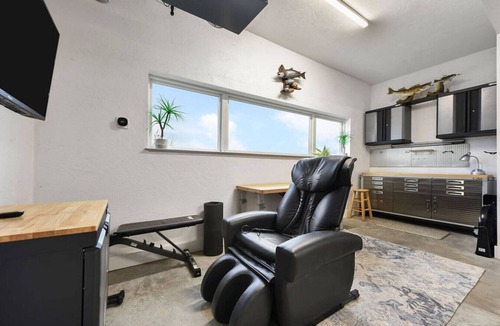 South Side Slopes House | ★HostWise Stays★ Rooftop Deck | Garage | Balcony Views | Upscale!