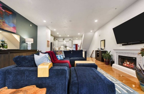 South Side Slopes House | ★HostWise Stays★ Rooftop Deck | Garage | Balcony Views | Upscale!