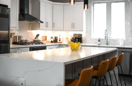 Lower Lawrenceville House | ★ HostWise Stays ★ Skyline Views | Rooftop Deck & Gourmet Kitchen