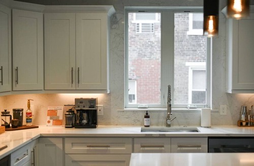 Lower Lawrenceville House | ★ HostWise Stays ★ Skyline Views | Rooftop Deck & Gourmet Kitchen