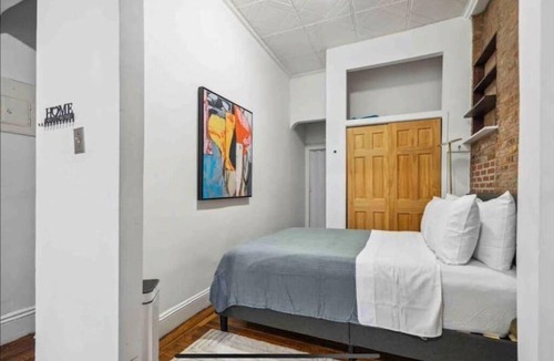 Gowanus House | Hot Cobble Hill Alcove Studio