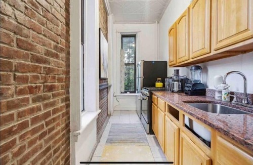 Gowanus House | Hot Cobble Hill Alcove Studio