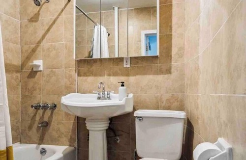 Gowanus House | Hot Cobble Hill Alcove Studio