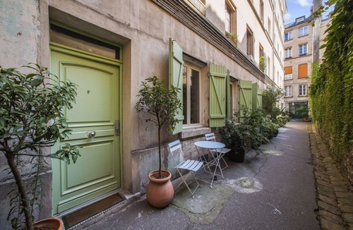 10th Arrondissement Apartment | Hot Hot Hot Loft Faubourg Saint-Denis