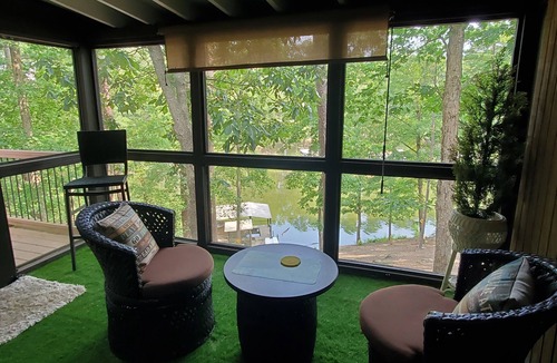 Jones Mills House | Hot Springs Nature Getaway Lake House on Lake Catherine