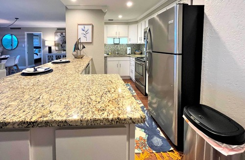 Mid America Condo | Hot Springs Retreat: Lake Views with Boat Slip