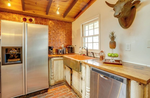 Clifford House | Hot Tub Access: Historic Group Getaway in Amherst!