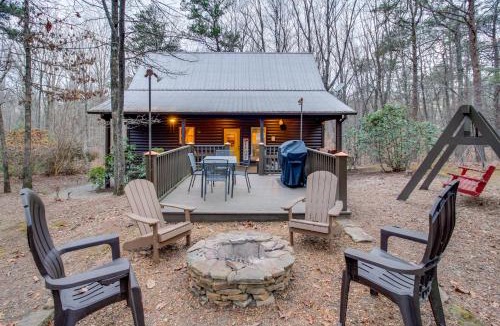 Mentone House | Hot Tub and Fire Pit Wooded Cabin Near DeSoto Park!