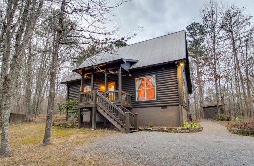 Mentone House | Hot Tub and Fire Pit Wooded Cabin Near DeSoto Park!