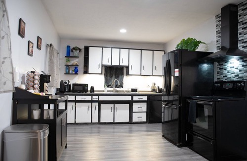 New Castle House | Hot Tub Arcadia - Relax and Play