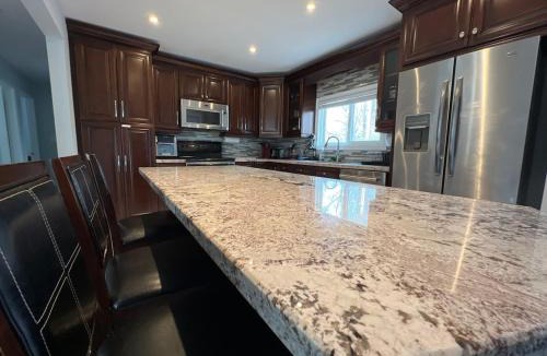 Innisfil House | Hot Tub BANYA Sauna True Cottage experience
