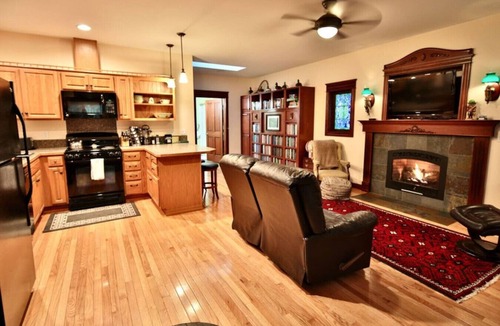 Beaver Apartment | Hot Tub, BBQ, Sol Duc River Views & Pet Friendly