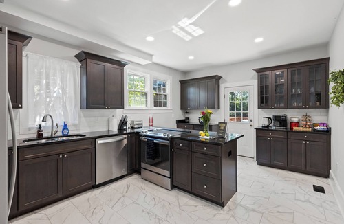 Frankfort House | Hot Tub, Beautifully Renovated Historic Home in the Heart of the Bourbon Trail