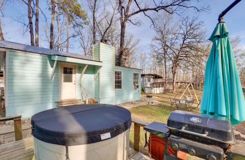 Hemphill House | Hot Tub & Boat Ramp! Home on Toledo Bend Reservoir