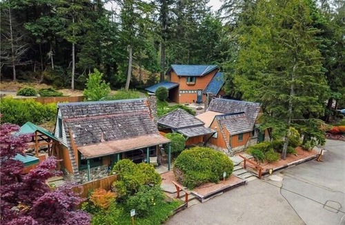 Union Cabin | Hot Tub Cabin #2