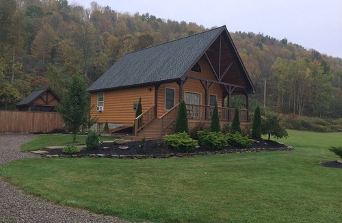 Rexville Cabin | Hot Tub Cabin at Rough and Ready