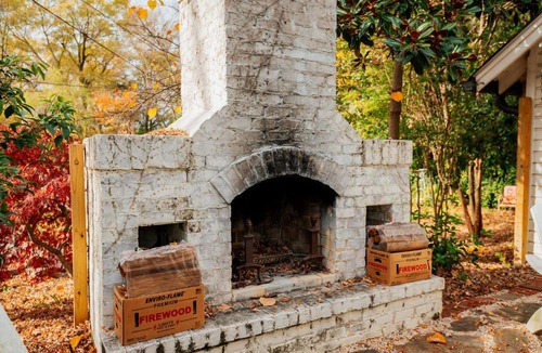Greensboro House | Hot Tub - Chefs Kitchen-Fenced Yard- Historic Home