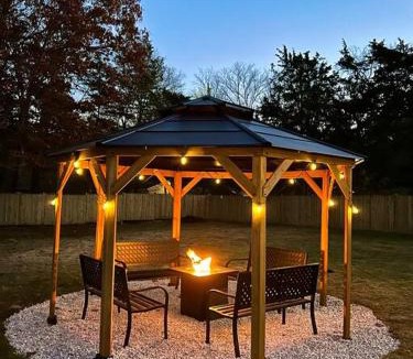 Westside Norwich House | Hot Tub & Cloud Ceiling House