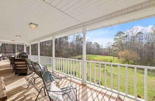 Gainesville House | Hot Tub | Corn Hole | EV Charger