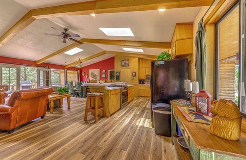 Alto Cabin | Hot Tub, Deck & Fireplace at Rustic Alto Cabin!