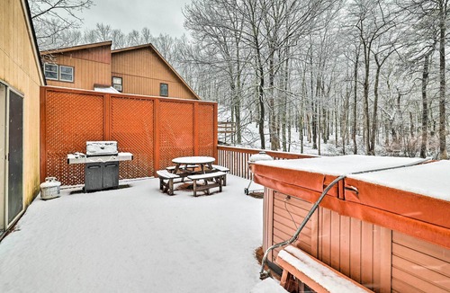 Pocono Mountain Lake Cottage | Hot Tub + Deck: Pet-friendly Poconos Getaway!