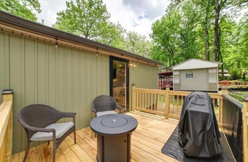 Springville House | Hot Tub, Deck! Tiny Home Retreat By Kentucky Lake
