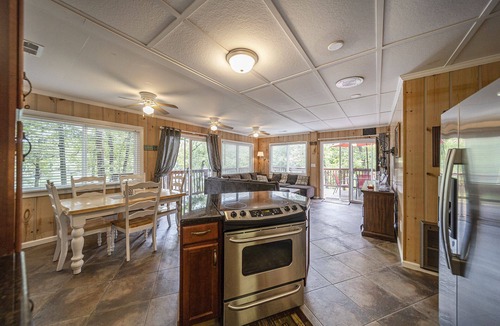 Huddleston House | Hot tub, Dock, Fire Pit, Dog Friendly, Golf,