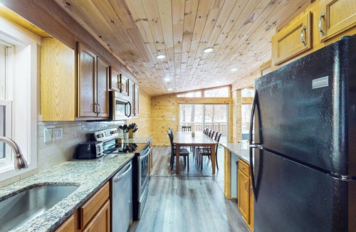 White Haven House | Hot Tub, Dock, Pool Table! Lakefront Poconos Haven