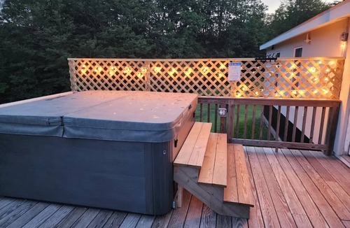 New Kingston House | Hot tub + EV charger
