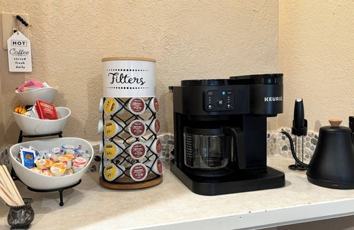 Oroville House | Hot Tub EV Views Games BBQ