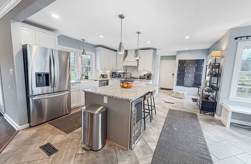 Novelty House | Hot Tub Fenced Yard Perfect Family Retreat Near Chagrin Falls