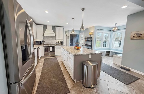 Novelty House | Hot Tub Fenced Yard Perfect Family Retreat Near Chagrin Falls