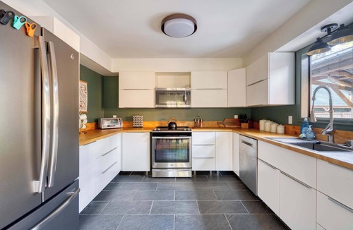 Brightwood House | Hot Tub Fire Pit Arcade Mt Hood Escape