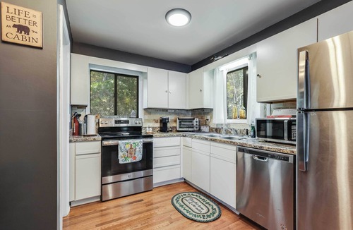 Long Pond Cabin | Hot Tub, Fire Pit & Barrel Sauna: Poconos Abode