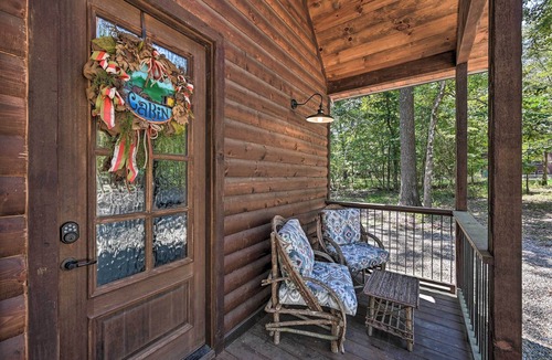 Broken Bow Cottage | Hot Tub & Fire Pit: Broken Bow Retreat!