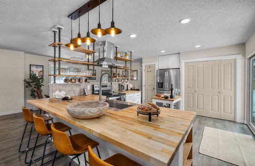 Sisters Cottage | Hot Tub, Fire Pit, Dog Friendly