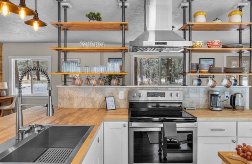 Sisters Cottage | Hot Tub, Fire Pit, Dog Friendly