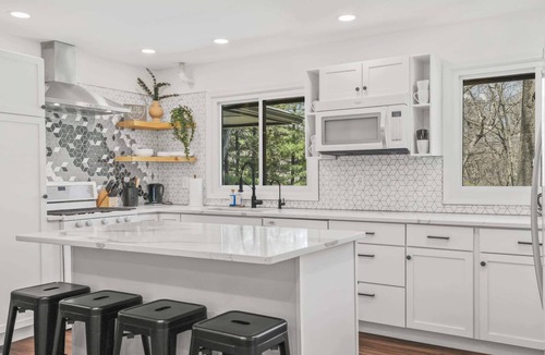 Loves Park House | Hot Tub - Fire Pit - Game Room - King Suite - Pets