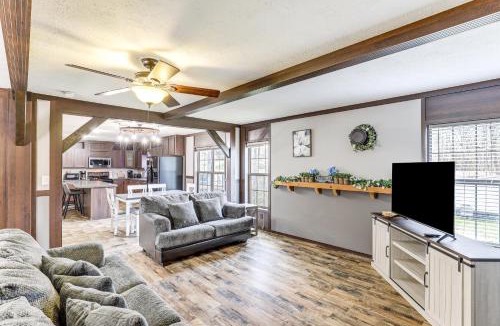Sevierville House | Hot Tub & Fire Pit: Getaway in Sevierville!