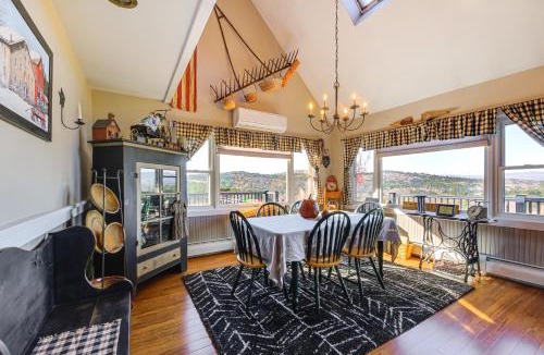Springfield House | Hot Tub, Fire Pit & Grill: Remote Springfield Home