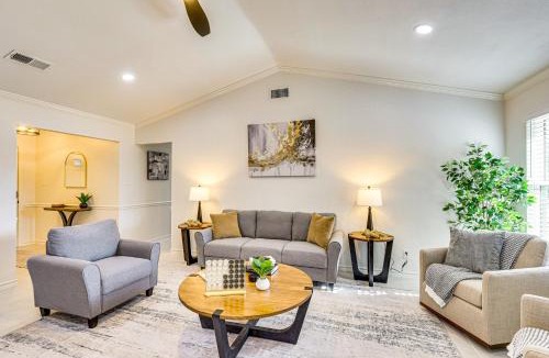 Wake Village House | Hot Tub & Fire Pit: Home Near Downtown Texarkana