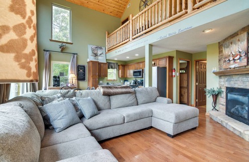 Blue Eye House | Hot Tub & Fire Pit! Lake-View Home in Blue Eye