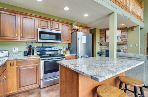 Blue Eye House | Hot Tub & Fire Pit! Lake-View Home in Blue Eye
