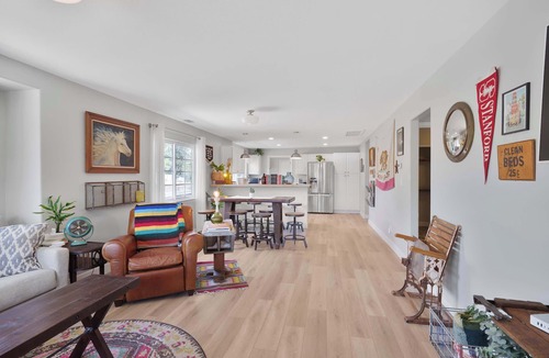 Los Alamos House | Hot Tub, Fire Pit, Pet Friendly, Walk to Bell St