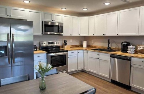 Clay City House | Hot Tub! Fire pit! Picnic area & Grill! View Hardwicks Creek Haven@RRG