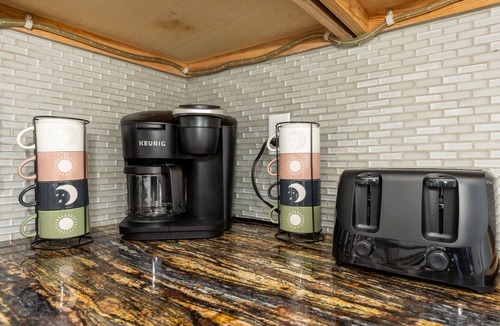 Jamestown House | Hot tub, Fire-pit, Pool Table, Heated Pool