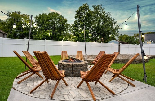 Jamestown House | Hot tub, Fire-pit, Pool Table, Heated Pool