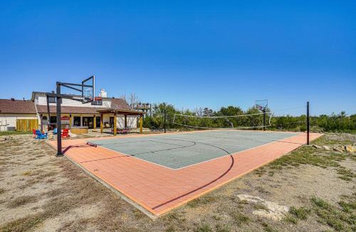 Palo Pinto County House | Hot Tub + Fire Pit: Possum Kingdom Lake Retreat!