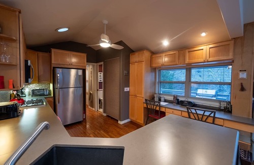 Eureka Springs Cabin | Hot Tub, Fire Pit, Secluded, 5 Minutes Eureka