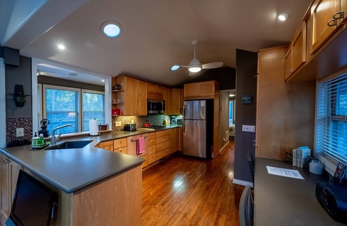 Eureka Springs Cabin | Hot Tub, Fire Pit, Secluded, 5 Minutes Eureka